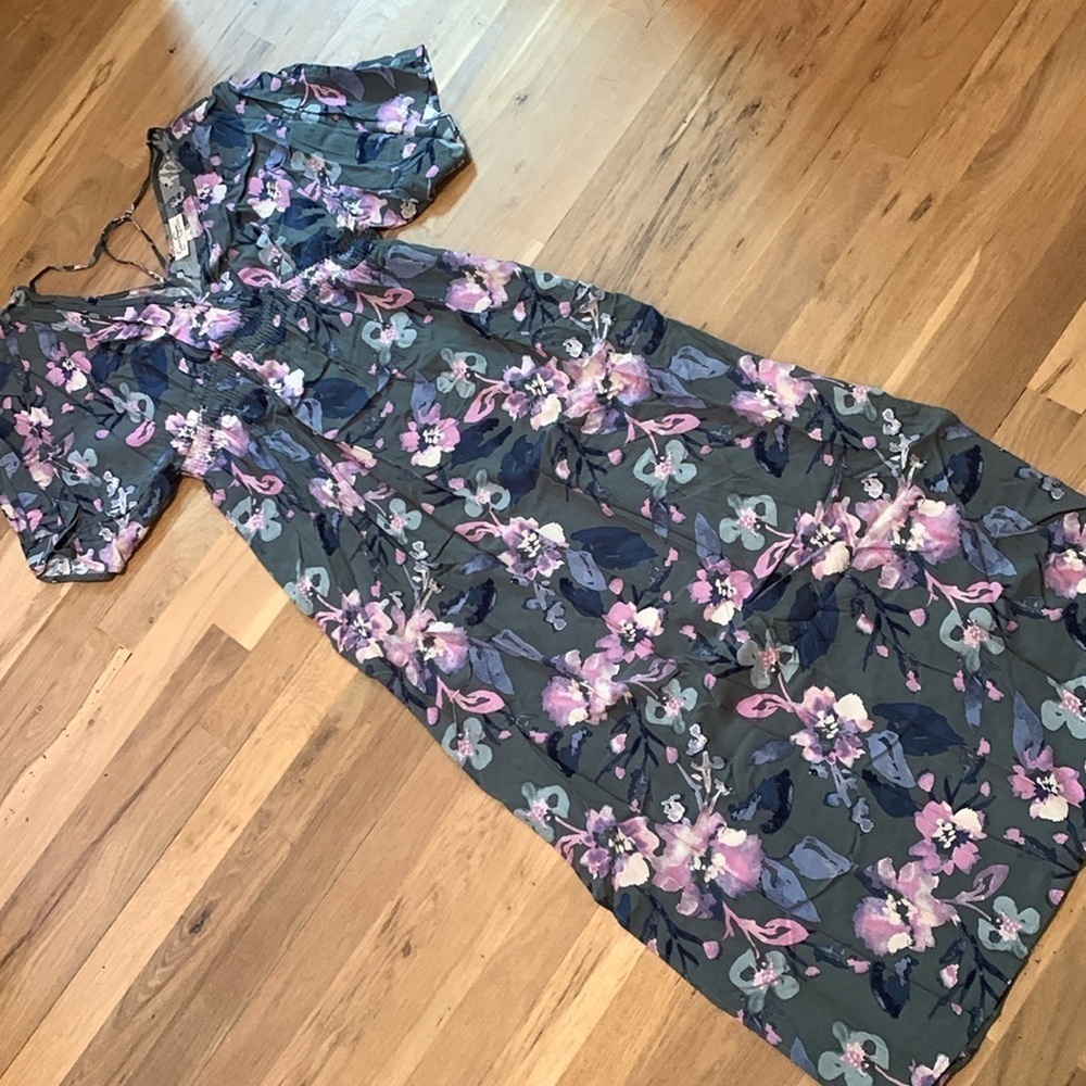 Jessica Simpson Maternity Short Sleeve V-Neck Floral Maxi Dress Women’s S